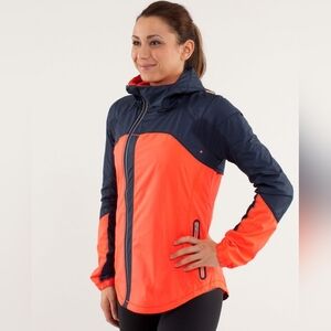 Lululemon Run: Get Up And Glow Jacket *Reflective 360 Light Flare / Inkwell